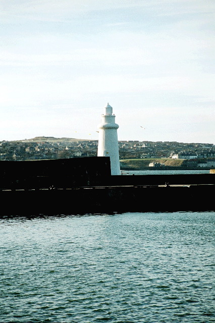 Macduff mini-lighthouse